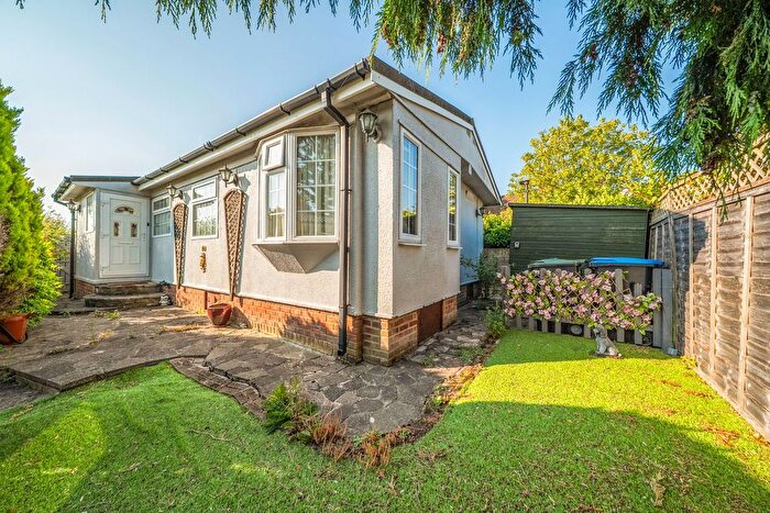 2 Bedroom Park Home For Sale In Owl Park, Lippitts Hill, Loughton, Essex, IG10