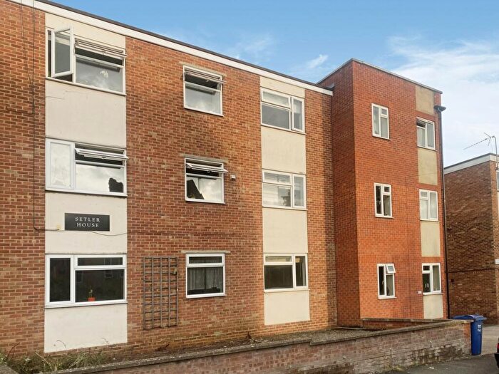 1 Bedroom Apartment To Rent In South Street, Banbury, Oxfordshire, OX16