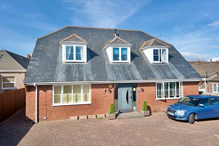 2 Bedroom Flat For Sale In Montrose Close, Portland, DT5