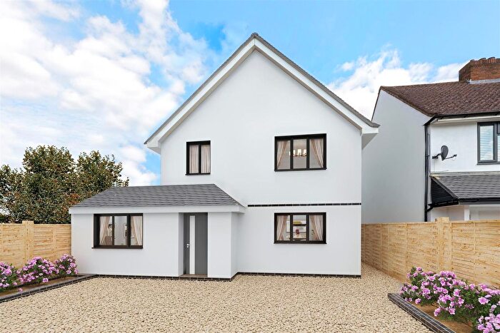 5 Bedroom Detached House For Sale In Norwood Road, Loudwater, HP10