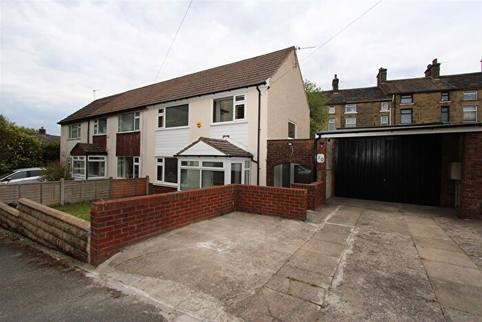 3 Bedroom Semi-Detached House To Rent In Station Road, Queensbury, Bradford, BD13