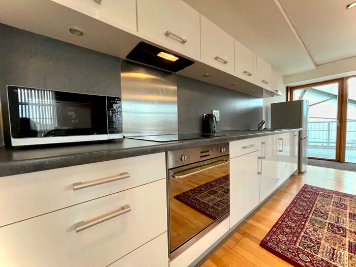 2 Bedroom Flat To Rent In Electric Wharf, Coventry, CV1