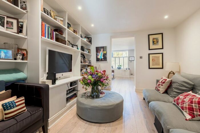 4 Bedroom Property To Rent In Kew Green, Richmond, Surrey, TW9