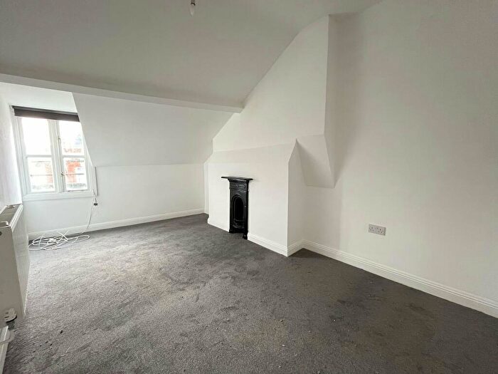 2 Bedroom Flat To Rent In Albert Road, Bournemouth, BH1