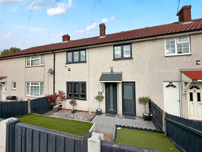 3 Bedroom Terraced House For Sale In Plaistow Close, Stanford-le-hope, SS17