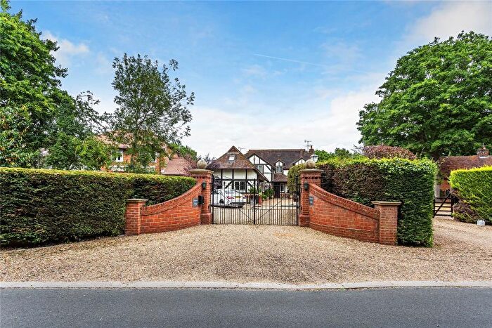 5 Bedroom Detached House To Rent In West End, Surrey, GU24