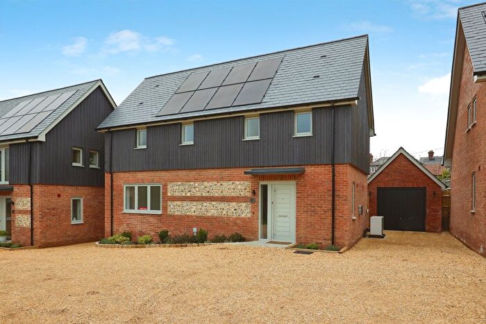 3 Bedroom Detached House For Sale In Witt Road, Winterslow, Salisbury, SP5