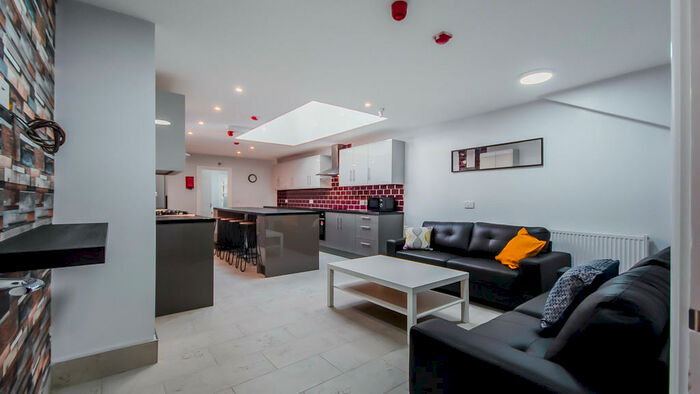 7 Bedroom Terraced House To Rent In Heeley Road - Ensuite Student Property, B29