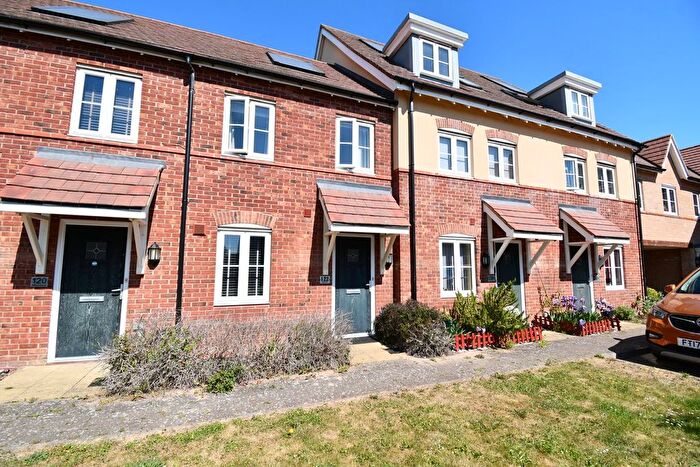 2 Bedroom Terraced House For Sale In Hilton Close, Kempston, Bedford, MK42