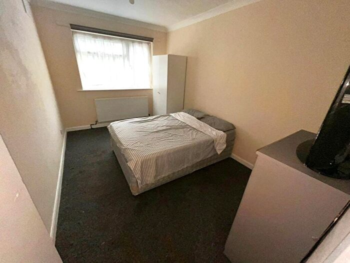 6 Bedroom House For Sale In Sunnyside Road, Poole, BH12