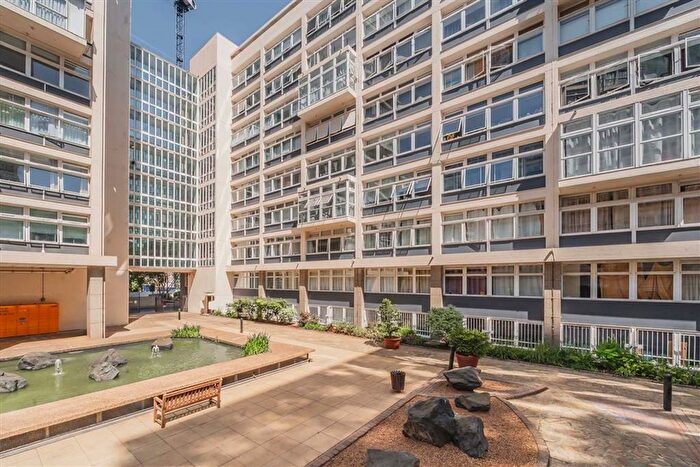 2 Bedroom Flat To Rent In Newington Causeway, Elephant And Castle, SE1
