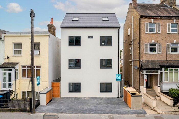 Studio To Rent In Kickers House, Selsdon Road, South Croydon, CR2