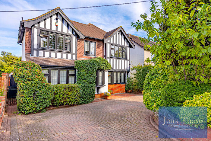 4 Bedroom Detached House For Sale In Grange Crescent, Chigwell, Essex, IG7