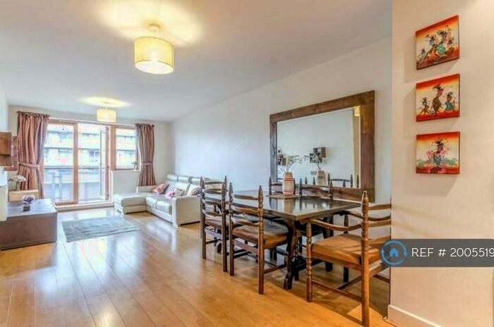 2 Bedroom Flat To Rent In Leamore Court, London, E2