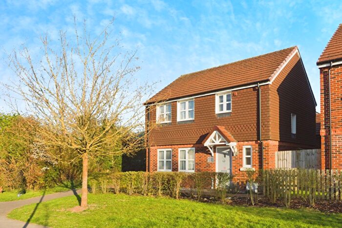 3 Bedroom Detached House To Rent In Silks Way, Andover, SP11