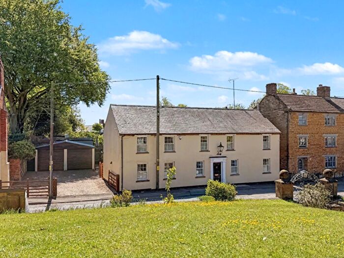 4 Bedroom Link Detached House For Sale In High Street, West Haddon, NN6