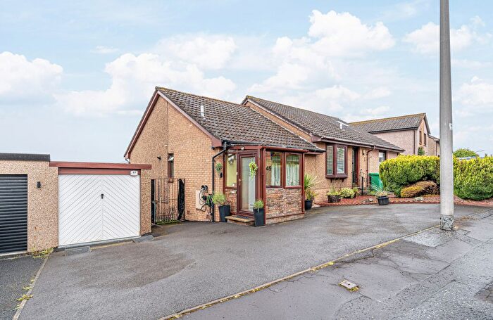 1 Bedroom Semi-detached Bungalow For Sale In Birrell Drive, Dunfermline, KY11