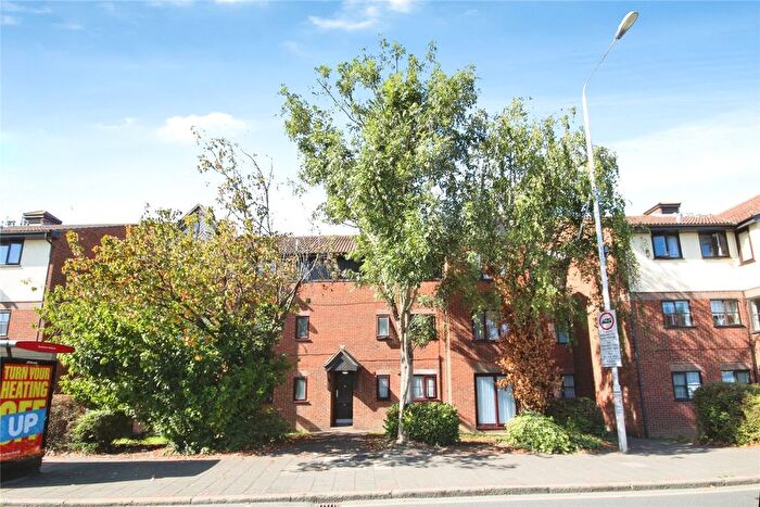 2 Bedroom Flat To Rent In Rainham Road South, Dagenham, RM10