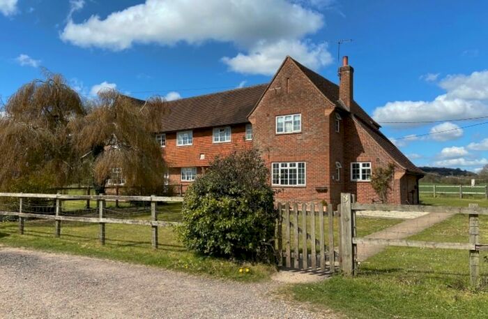 3 Bedroom Semi-Detached House To Rent In Standon Cottages, Main Road, SO21