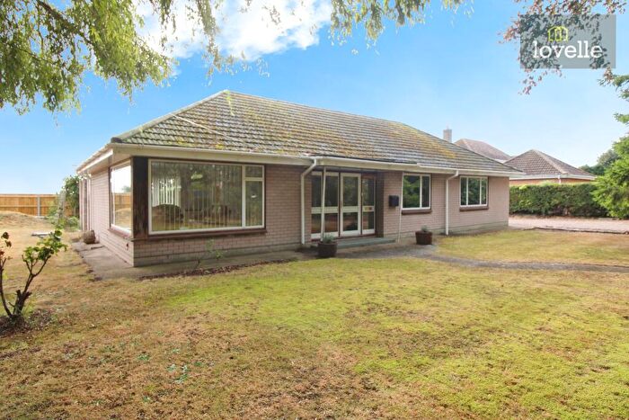 3 Bedroom Detached Bungalow For Sale In Wragholme Road, Grainthorpe, LN11