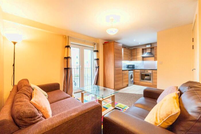 3 Bedroom Flat To Rent In Melbourne Street, Newcastle Upon Tyne, NE1