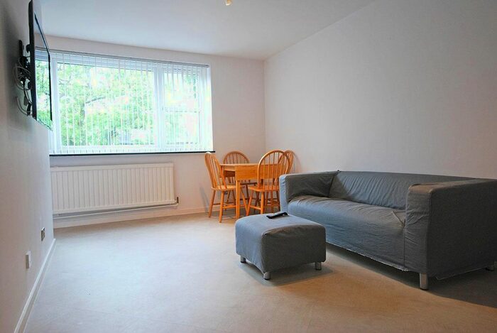 Studio To Rent In Rothesay Court, Oval, SE11