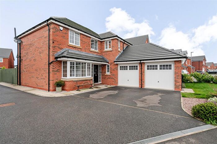 4 Bedroom Detached House For Sale In Waterfield Close, Lowton, Warrington, WA3