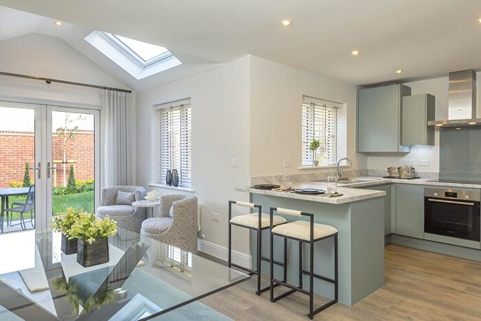 3 Bedroom Semi-Detached House For Sale In Wheldon Lane, Crowthorne, RG40
