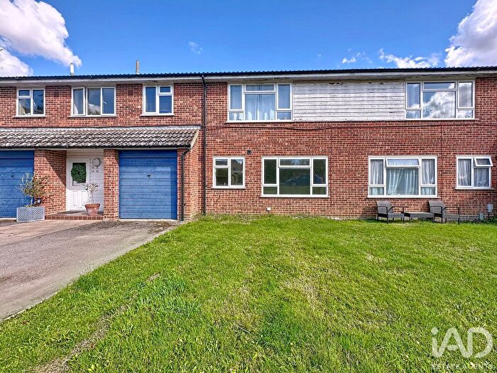 1 Bedroom Flat For Sale In Whitebarns, Buntingford, SG9