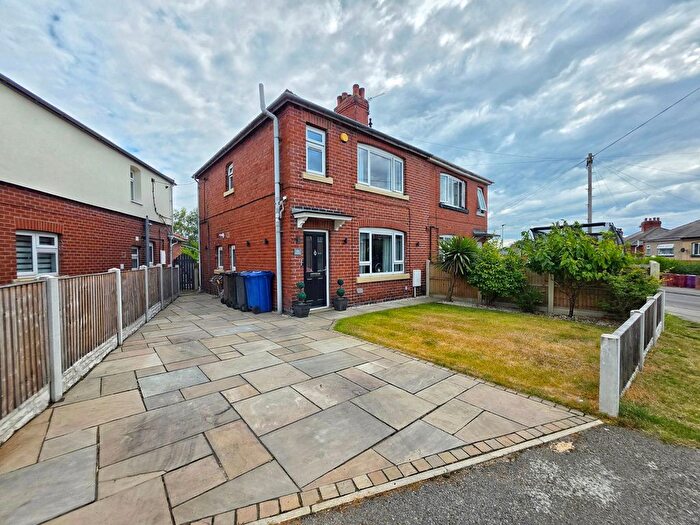 3 Bedroom Semi-Detached House For Sale In Birkwood Avenue, Cudworth, Barnsley, S72