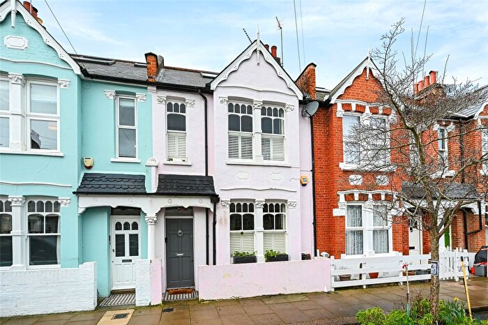 4 Bedroom Terraced House For Sale In Thorpebank Road, London, W12
