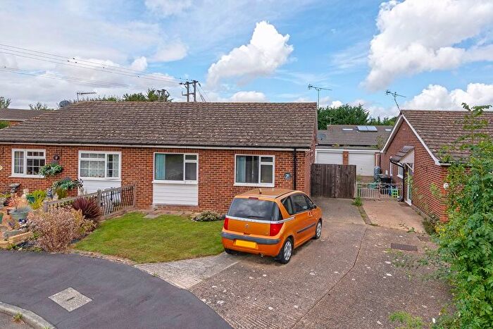 2 Bedroom Bungalow For Sale In Walnut Close, Paddock Wood, TN12