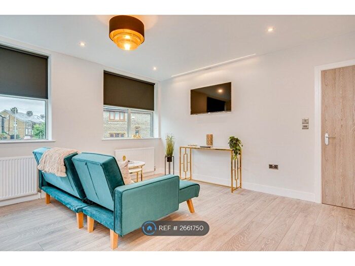 1 Bedroom Flat To Rent In Owlcotes Lane, Pudsey, LS28