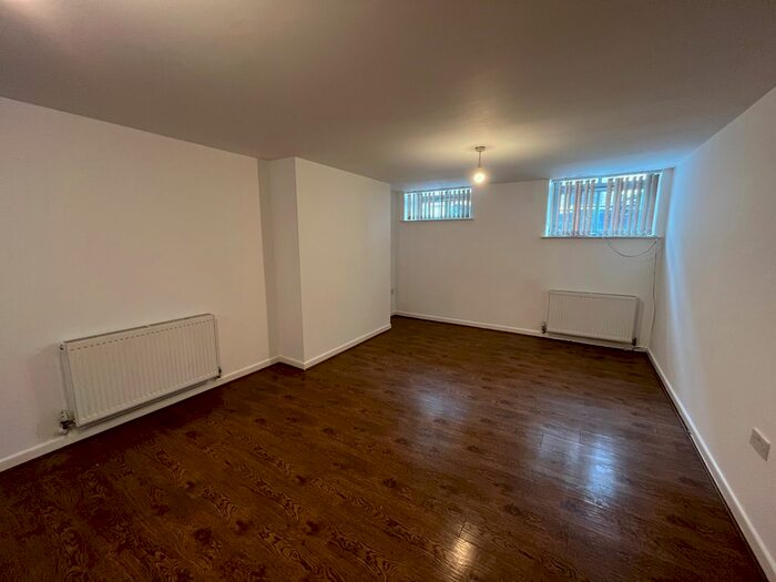 2 Bedroom Flat To Rent In Dyson Street, Bradford, BD1
