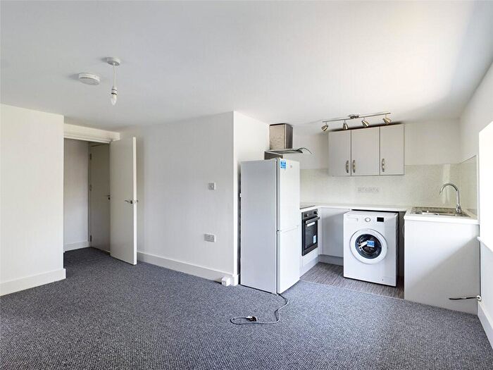 1 Bedroom Apartment To Rent In Elm Grove, Worthing, West Sussex, BN11