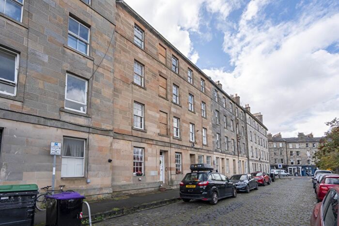 1 Bedroom Flat To Rent In Parkside Street, Edinburgh, EH8