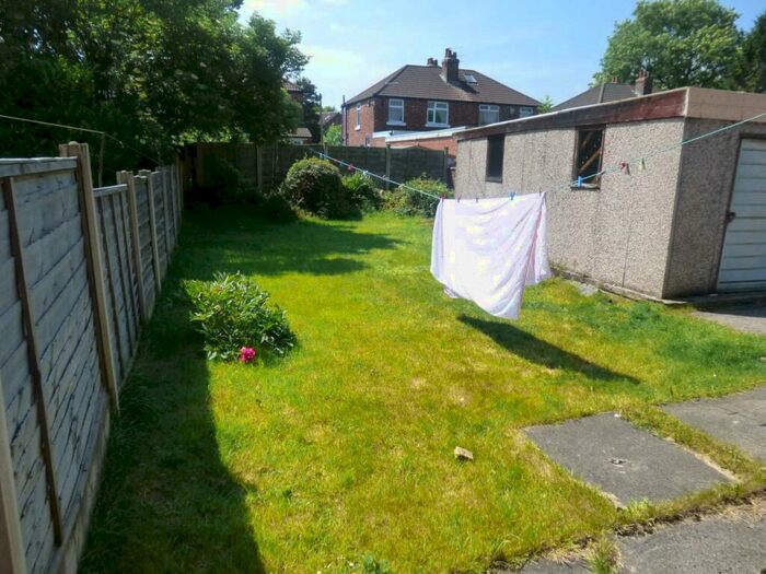 3 Bedroom Semi-Detached House To Rent In Victoria, Fallowfield, M14