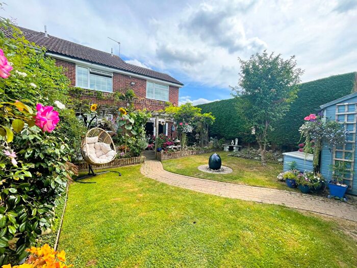 3 Bedroom End Terrace House For Sale In Staplehurst, Kent, TN12