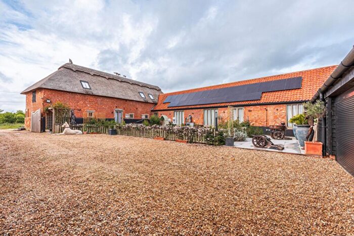 5 Bedroom Barn Conversion For Sale In Beautiful Barn Conversion In Idyllic Ludham, NR29