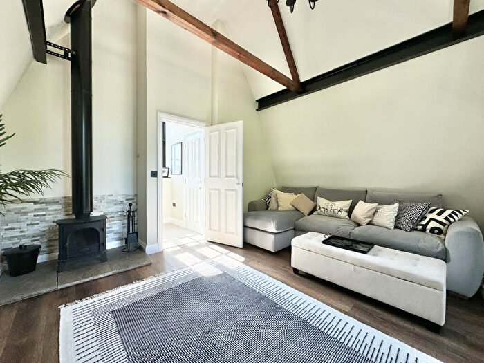 1 Bedroom Barn Conversion For Sale In The Courtyard, Liscombe Park, Soulbury, LU7