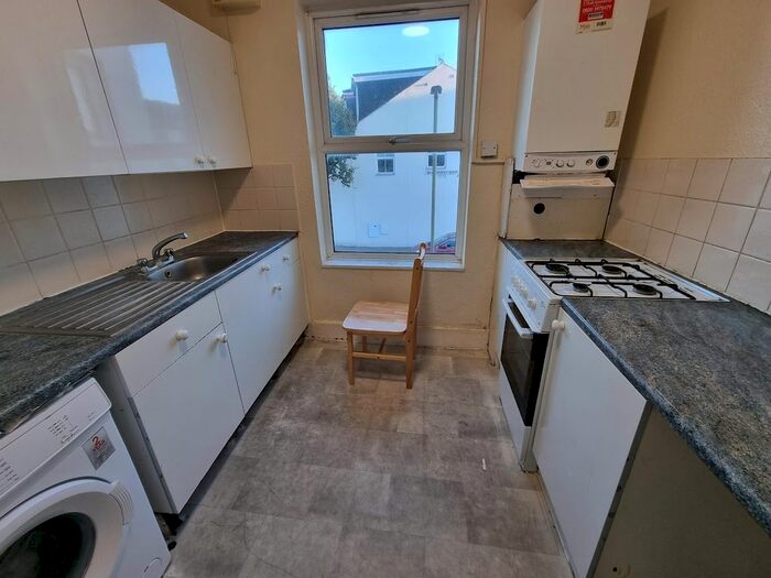 2 Bedroom Flat To Rent In East End Road, London, N2