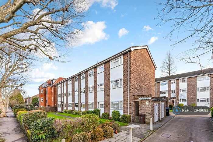 2 Bedroom Flat To Rent In Redwood Court, Surbiton, KT6