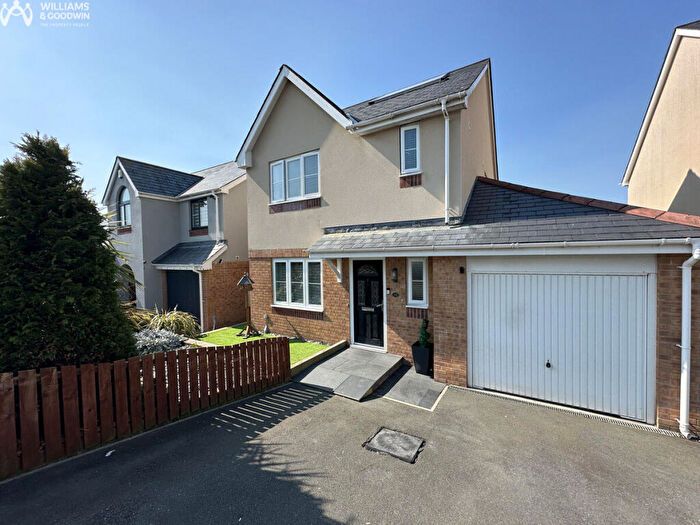 3 Bedroom Detached House For Sale In Ger Y Nant, Y Felinheli, LL56