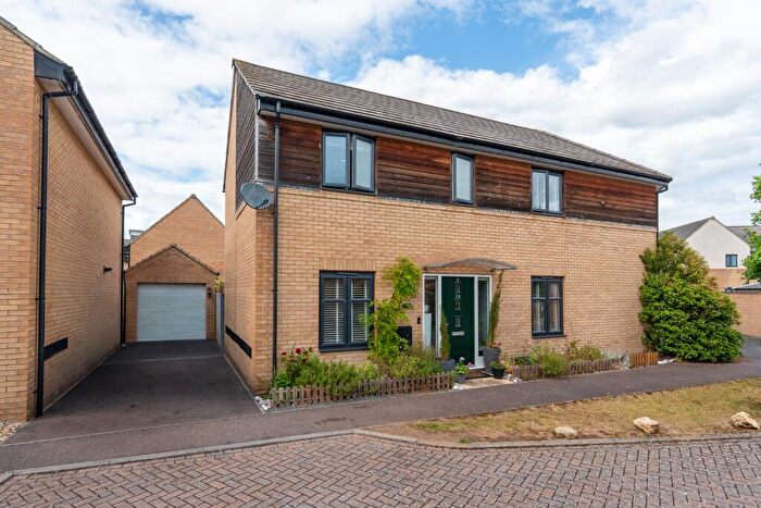 3 Bedroom Semi-Detached House For Sale In Wren Close, St. Ives, Cambridgeshire, PE27