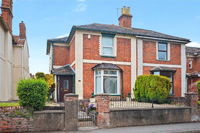 3 Bedroom Semi Detached House For Sale In Wembdon Road, Bridgwater, Somerset, TA6