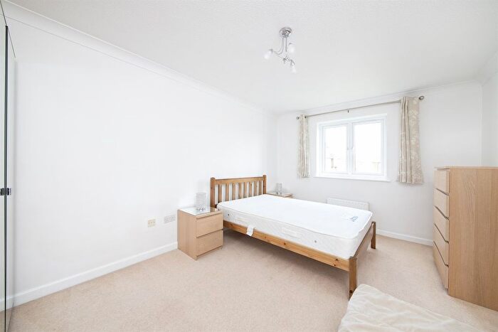 1 Bedroom Detached House To Rent In Willow Brook, OX14