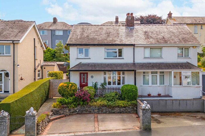 3 Bedroom Semi-Detached House For Sale In Cemlyn Park, Penmaenmawr, LL34