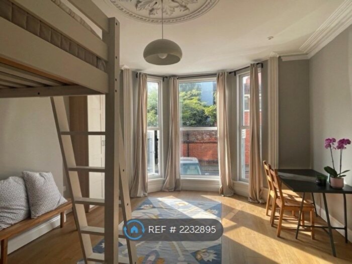 1 Bedroom Flat To Rent In Auckland Road East, Southsea, PO5