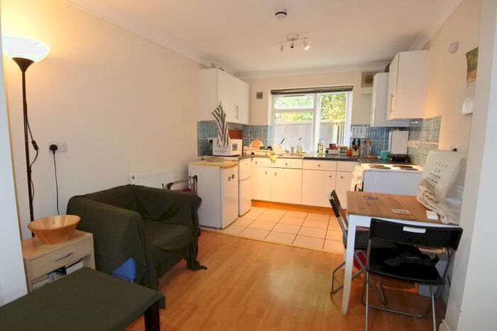 1 Bedroom Flat To Rent In Dennis Avenue, Wembley Park, HA9