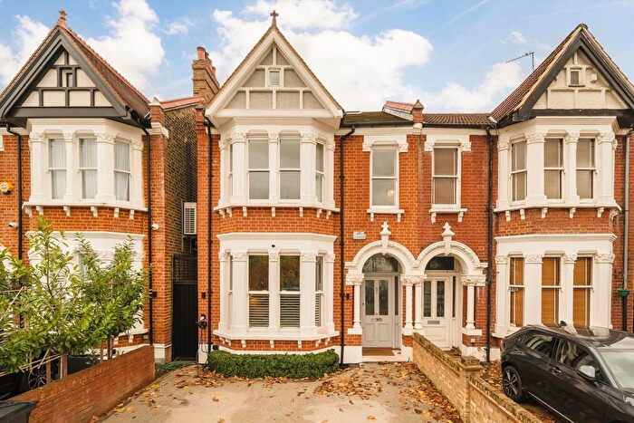 4 Bedroom Semi Detached House To Rent In Bradley Gardens, West Ealing, W13